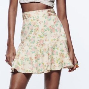 Zara Floral Romantic Cottage Core Cream Ruffle Hem Skirt Large NWT